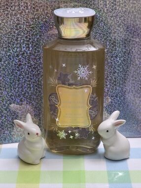 Bath & Body Works Snowflakes & Cashmere Body Wash 10oz NEW Rare